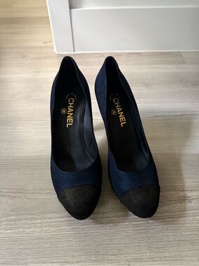 CHANEL Navy Suede Pumps with Black Cap Toe